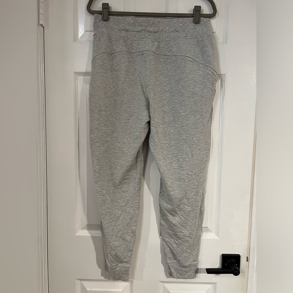 Lululemon Warm Down Jogger II Heathered Core Medium Grey size 12 worn once EUC - Picture 4 of 11